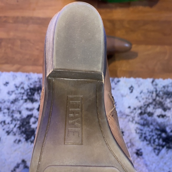 Women Frye boots size 9.5M - Picture 2 of 5